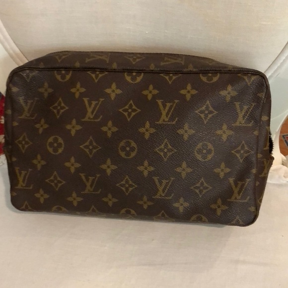 Louis Vuitton Handbags - Vintage Louis Vuitton Monogram Trousse 28 Cosmetic Toiletry Bag..